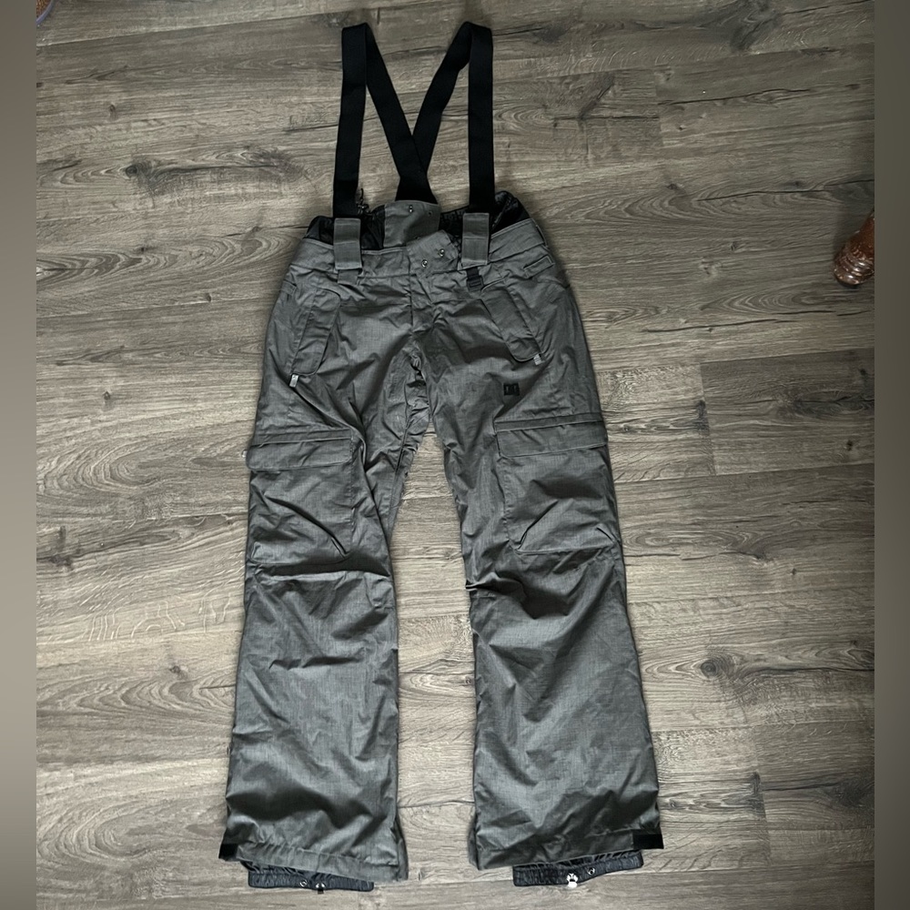DC Exotex women’s snowboarding pants, size medium
